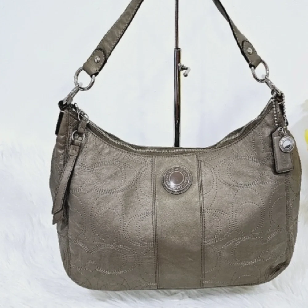Like new Coach Y2K Signature Hobo Leather Metallic Stitched Signature F19415